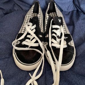 Women’s Vans sneakers never worn size 8.5